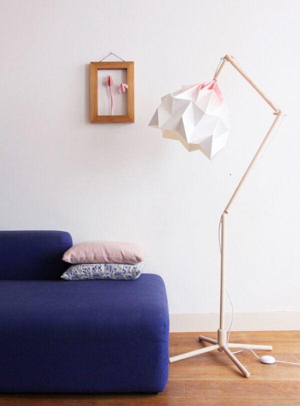 Houten staande lamp Sneeuwklok met papieren hanglamp Moth XL